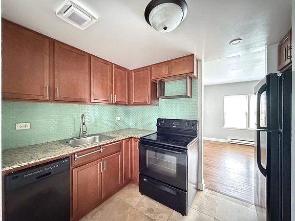 2nd image of 7630 N Milwaukee Ave APT 3A