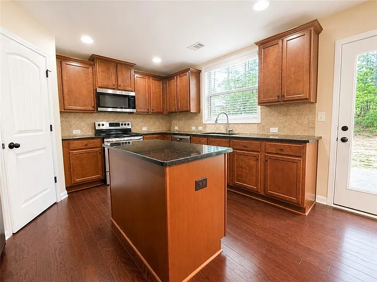 4106 Water Mill Dr — Photo 5