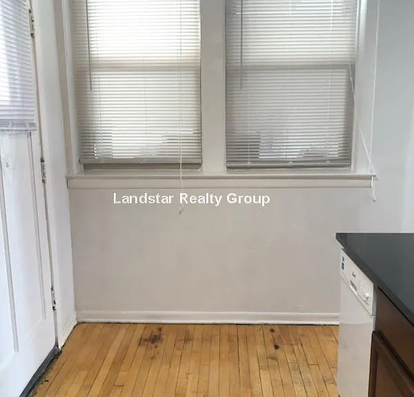 1969 W Foster Ave #1 — Photo 2
