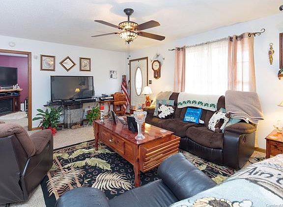 3rd image of 610 Heron Creek Ct