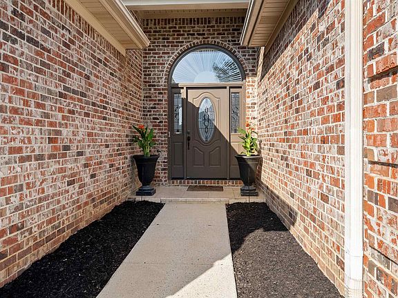 2nd image of 467 Camille Ln