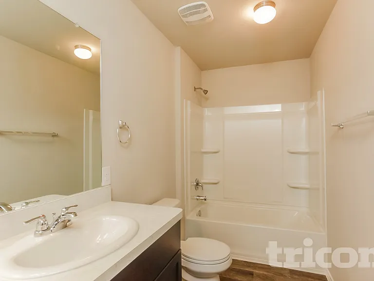 9736 Marbach Brk — Photo 10
