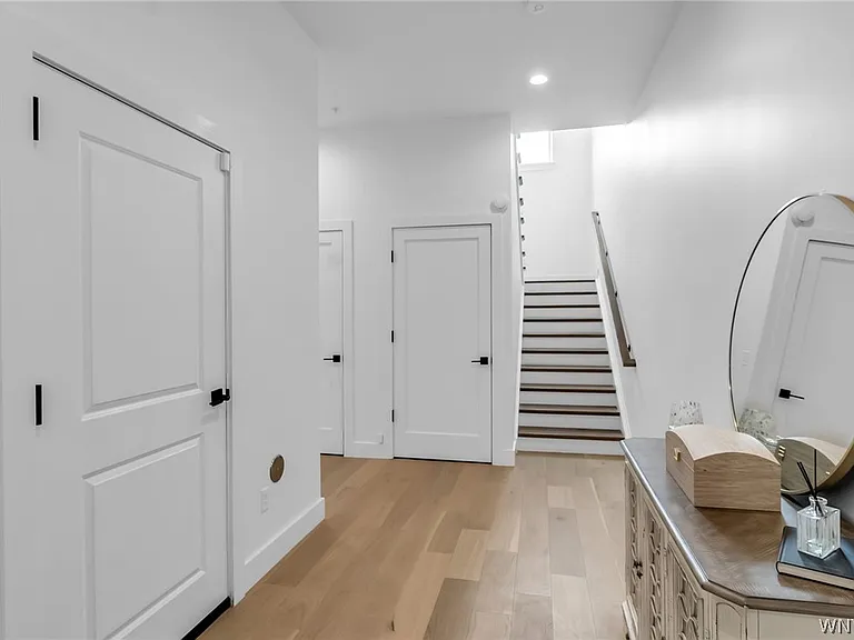 240 Lakefront Blvd — Photo 3
