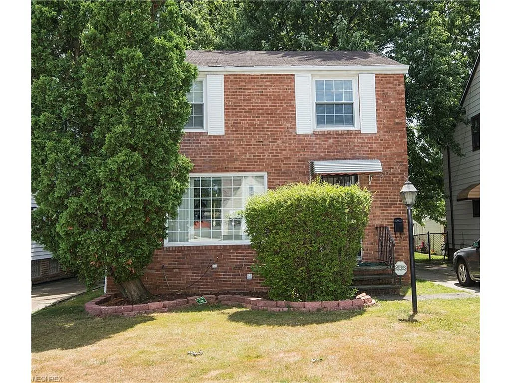 20106 Gardenview Dr photo 1