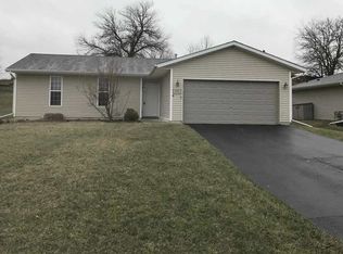 8337 Crooked Bend Rd, Roscoe, IL 61115