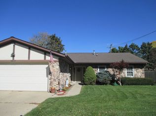 1402 E Lynn Blvd #B, Sterling, IL 61081
