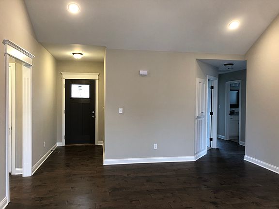 3rd image of 336 Beechmont St