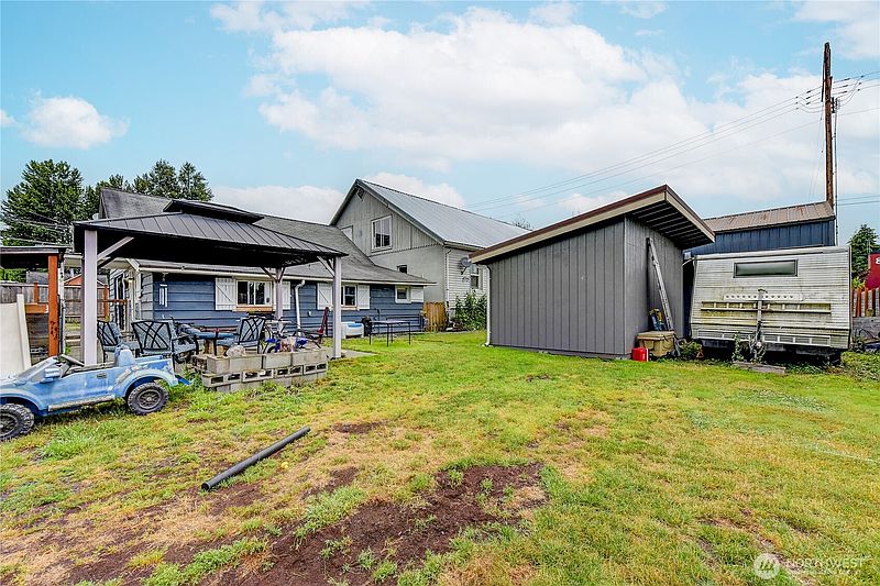 4th image of 112 Cascade Avenue