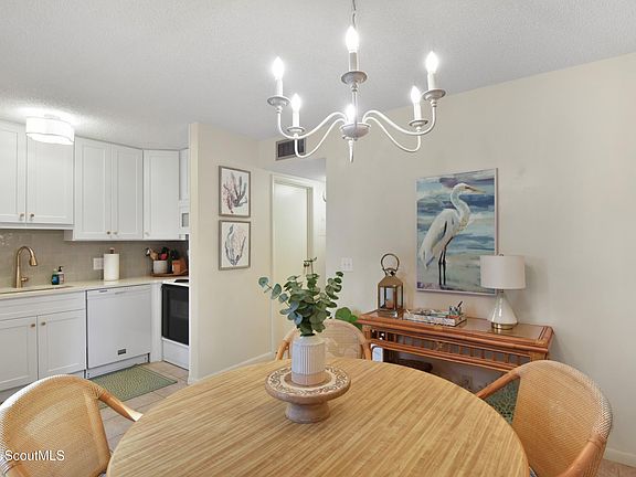 4th image of 1500 Demere Rd APT D9