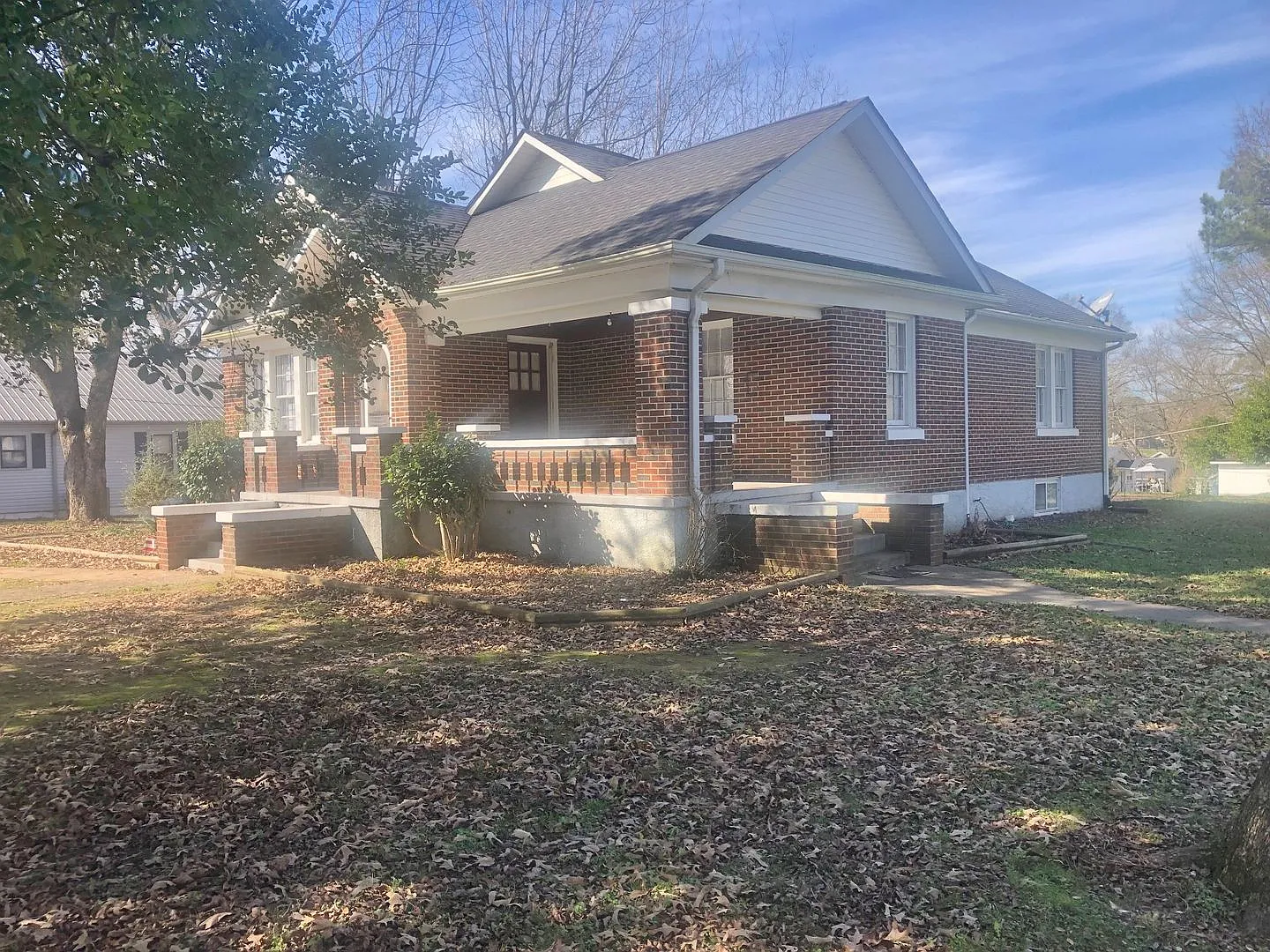 Charming 3 Bedroom — Photo 2