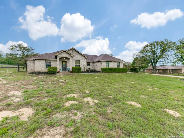108 PULLMAN RD, La Vernia, TX 78121