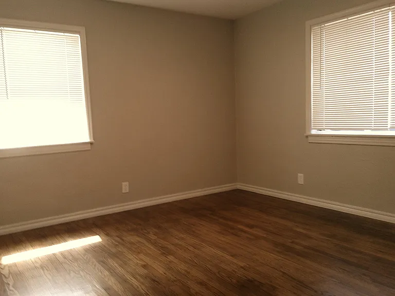 4016 N Sterling Ave — Photo 7
