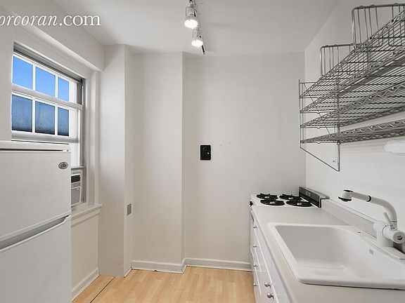2nd image of 200 Cabrini Blvd APT 95