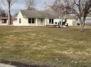 905 N Minnesota St, Warren, MN 56762
