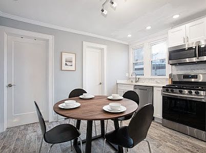3rd image of 315 2nd St #4