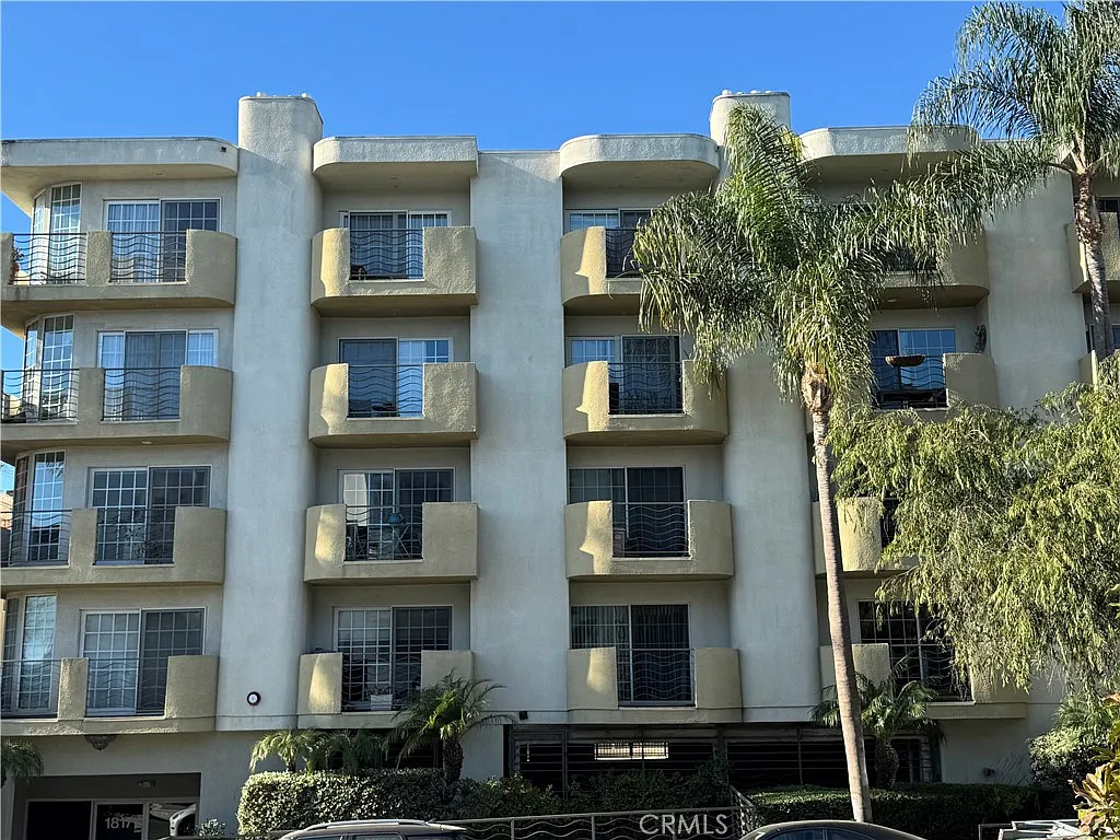 2 bed, 2.5 bath, 1641 sqft, $6,000 — Photo 2