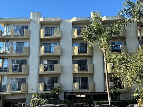 2nd image of 1817 Selby Ave APT 205