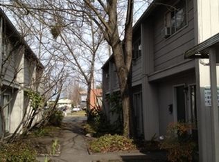 800 E Jackson St APT 8, Medford, OR 97504