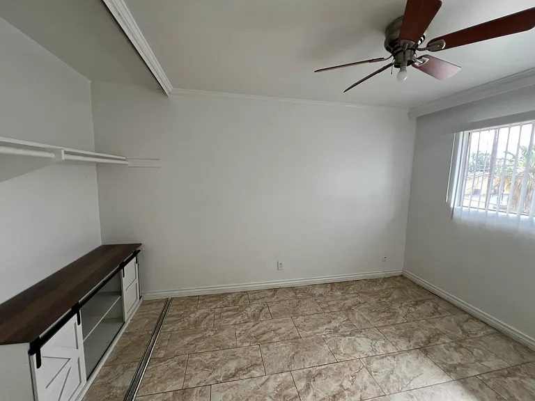 1251 W 4th St #D — Photo 3