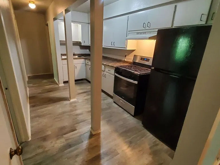 4635 S. 23rd Street - 12 Unit + Parking Lot — Photo 10