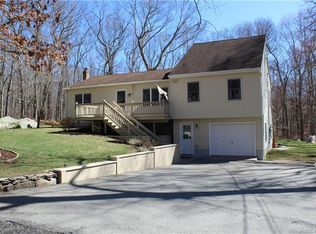 1425 North Rd, Groton, CT 06340