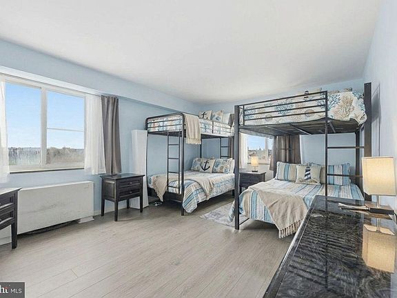 3rd image of 6101 Monmouth Ave APT 401
