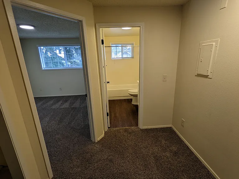 7833-7875 SE Johnson Creek Blvd — Photo 35