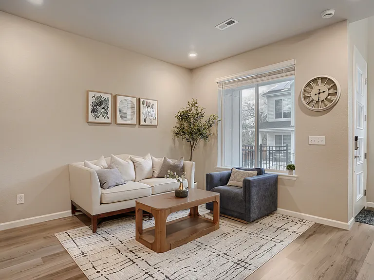1909 S Poplar Ct — Photo 10