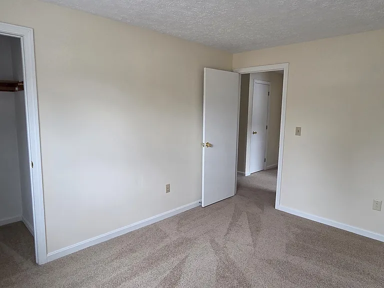 35 Westland Ave — Photo 10