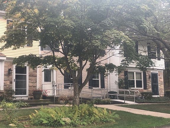 2nd image of 11 Stockton Cmns