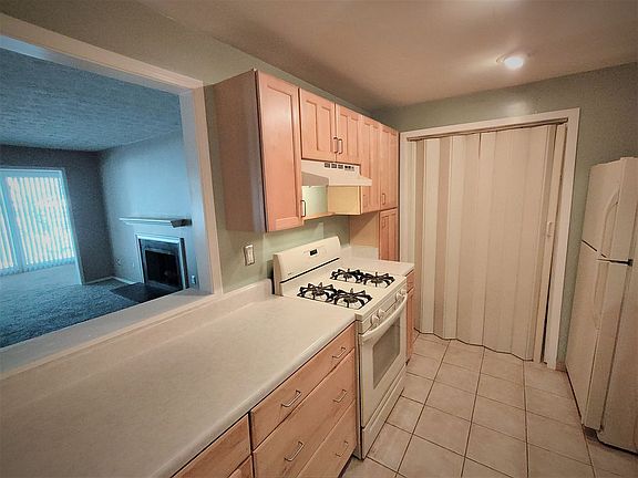3rd image of 1702 Augusta Dr