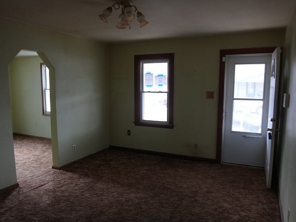 2nd image of 851 W Fairview St