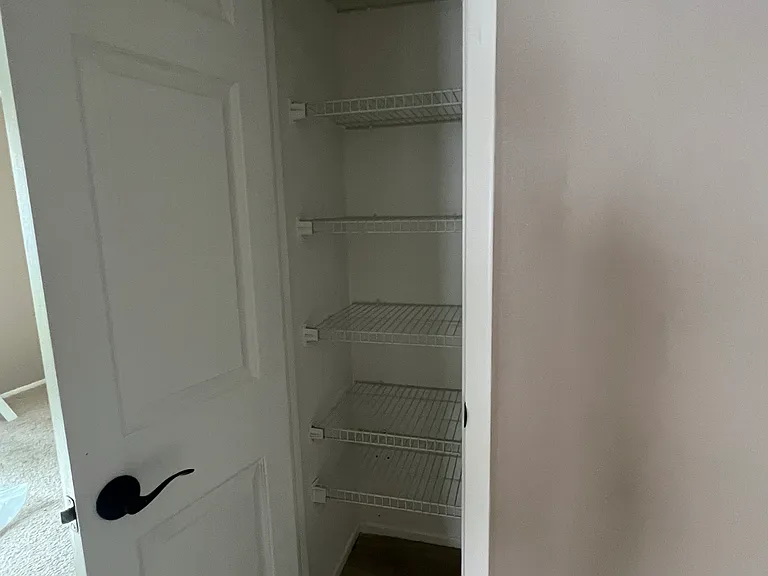 270 Arbor Dr W — Photo 11
