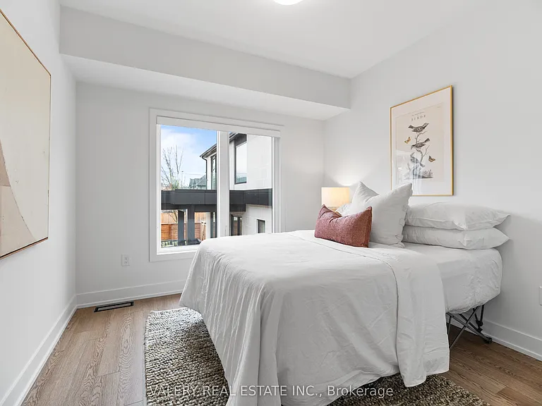 15 Acorn Ave #5 — Photo 15