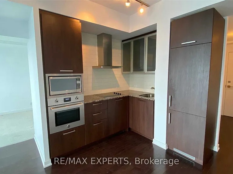 14 York St #4010 — Photo 4