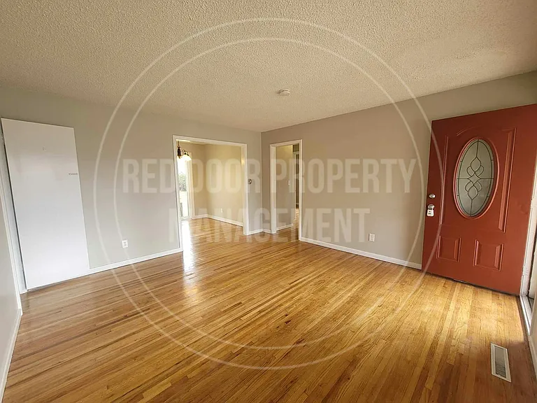 1502 E Jump Ave — Photo 3
