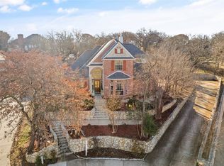 816 Lake View Ct E, Crowley, TX 76036