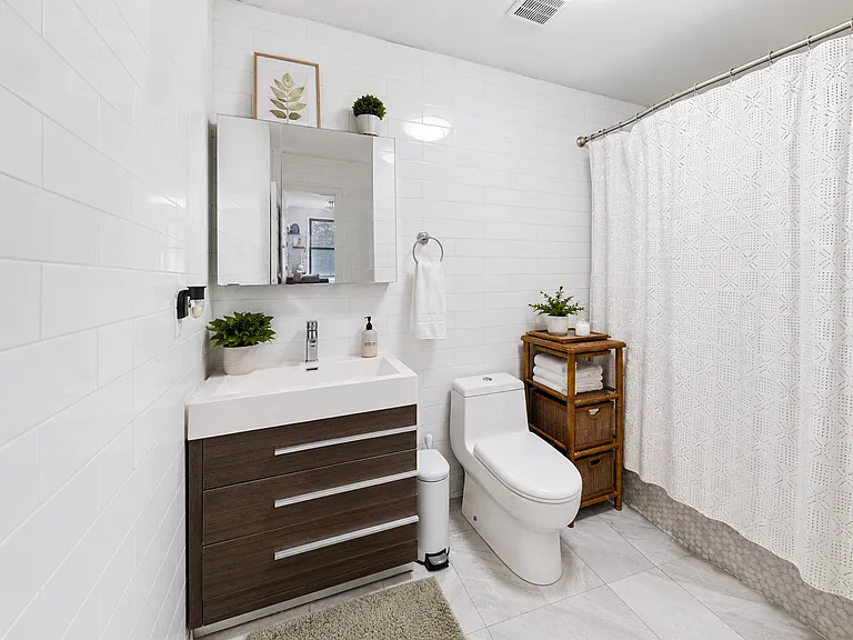 321 Eldert St #4B — Photo 4