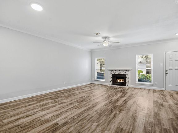 3rd image of 3800 Tanglewilde St APT 108