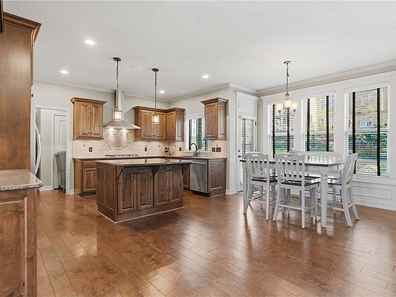 3rd image of 9305 N Hunter Ct