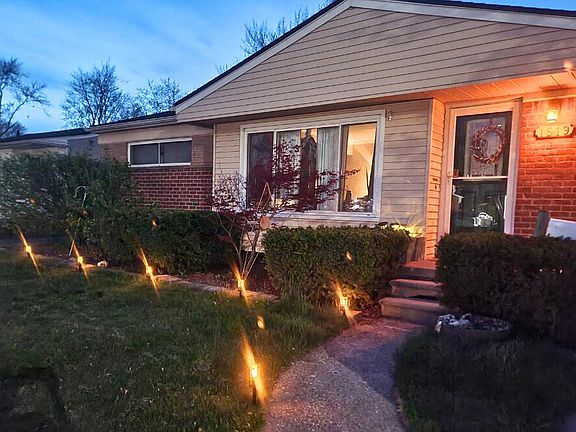 2nd image of 1519 Woodlawn Ave
