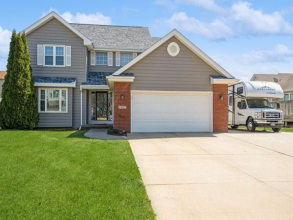 2nd image of 2917 SW Coves Dr