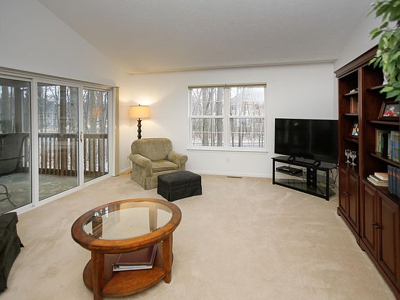 213 eastman court-104