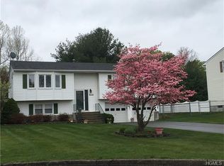 5 Custard Ct, New Windsor, NY 12553