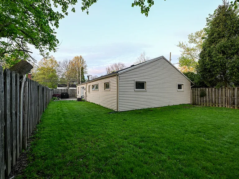 287 Edgewood Dr — Photo 17