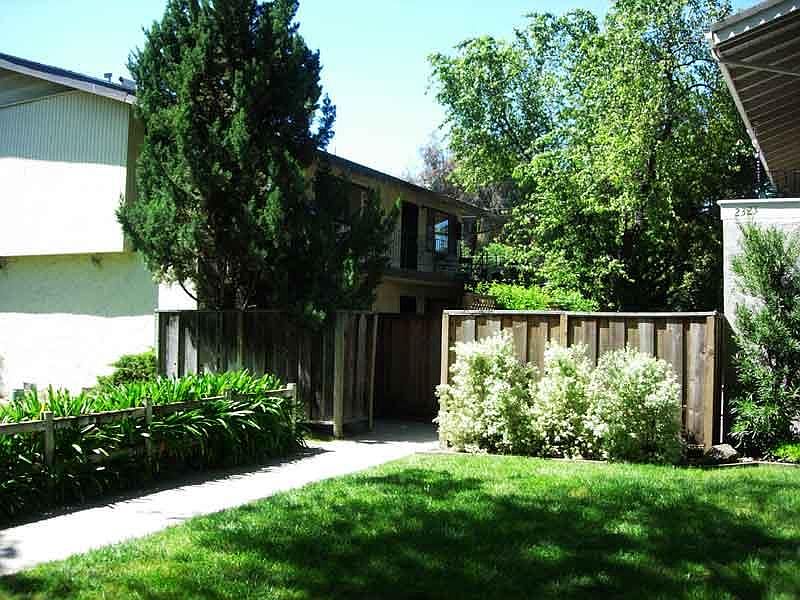 1st image of 2325 Pauline Dr