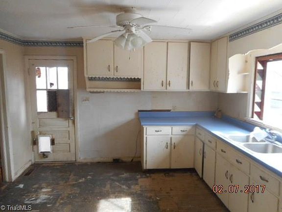 2nd image of 1808 Glenside Dr