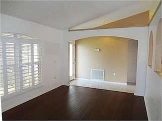 4th image of 4533 SW Cacao St