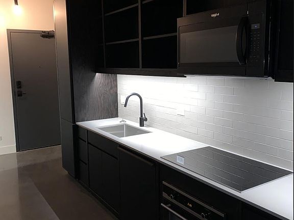 2nd image of 2078 N Southport Ave #428