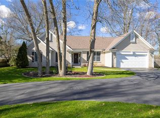 2 Gaskin Pl, Pittsford, NY